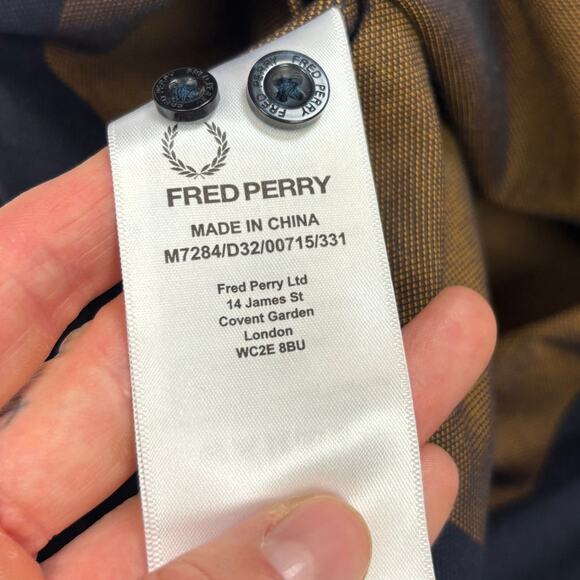 Fred Perry Bold Stripe Oxford Woven Button Down Shirt Men's Medium Quiet Luxury - Picture 9 of 12